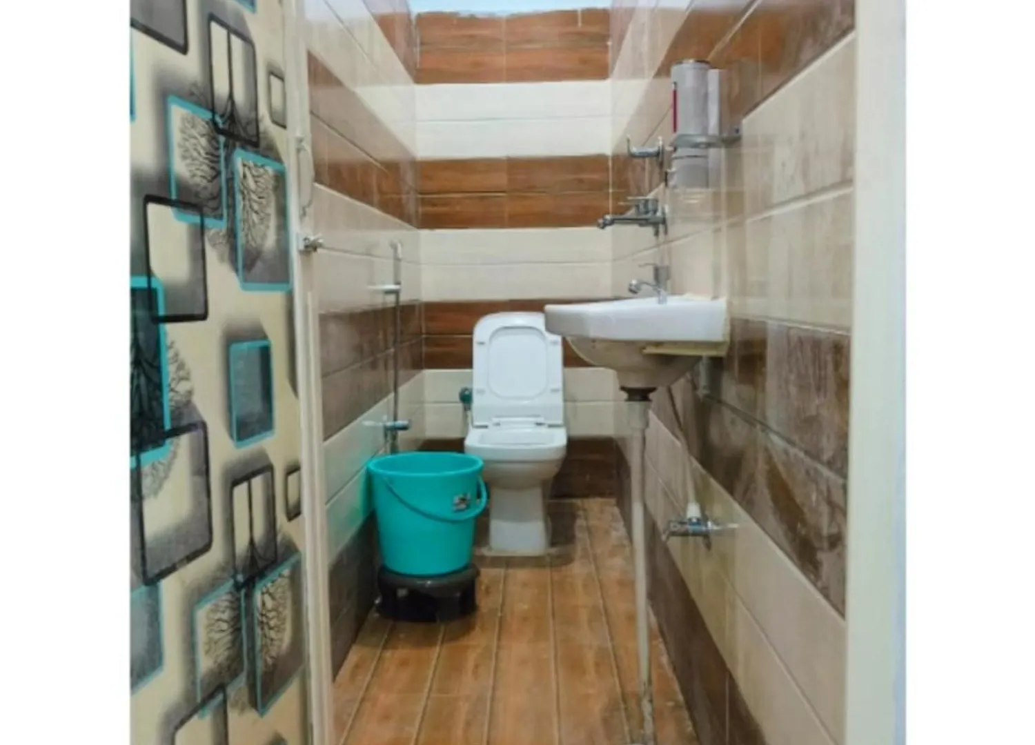 Hotel Shivashram Guest House Near Rampura Luxa Road - Kashi Vishwanath Temple - Paid Parking - Fully Air Conditioning Guest House Varanasi 3*,