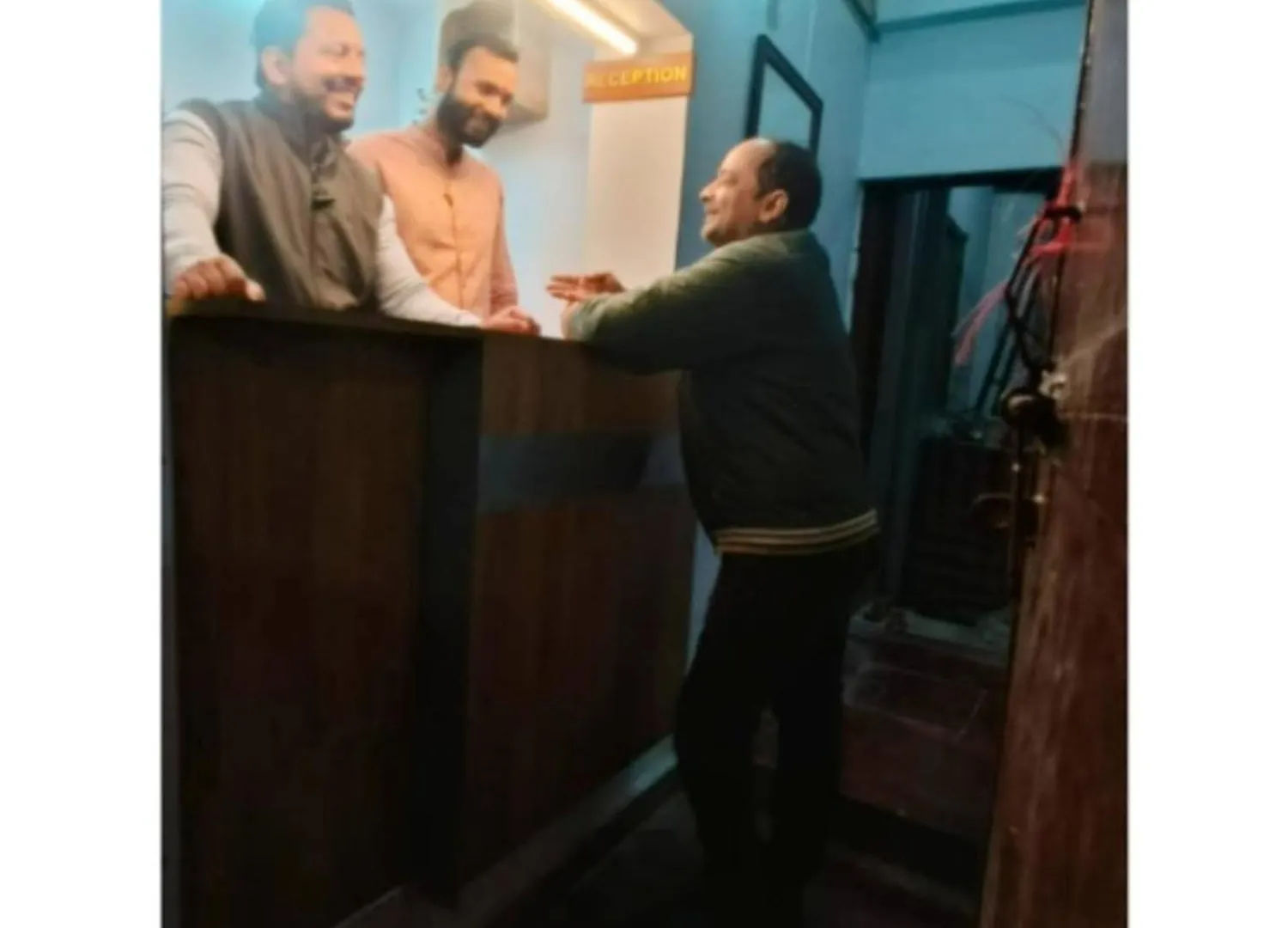 Hotel Shivashram Guest House Near Rampura Luxa Road - Kashi Vishwanath Temple - Paid Parking - Fully Air Conditioning Guest House Varanasi